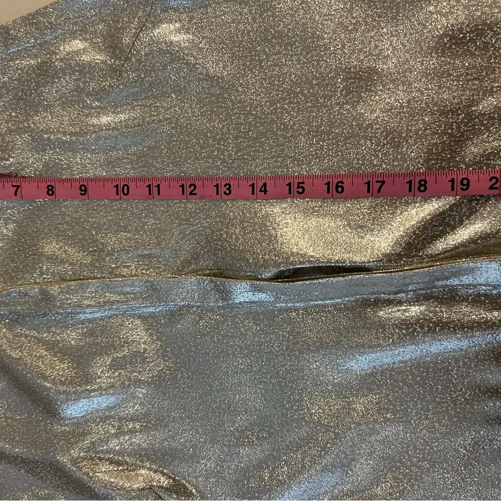 Gorgeous Sleeveless Top - Picture 16 of 17